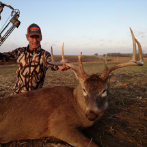  We have many record book kills at Midwest Whitetail Adventures. Let us put you in the record book too.