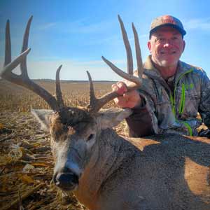 We have many record book kills at Midwest Whitetail Adventures. Let us put you in the record book too.