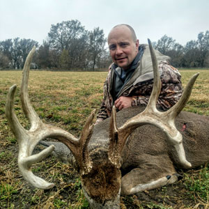 Bag a monster whitetail deer in Kansas with Midwest Whitetail Adventures