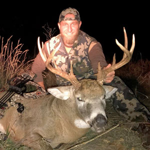 Midwest Whitetail Adventures: hunt monster whitetails in Kansas