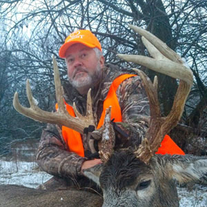 Midwest Whitetail Adventures: guided whitetail hunts in Kansas