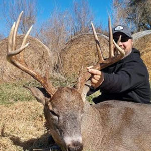 Guided bow hunts in Republican Valley, Kansas