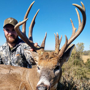 Book a guided whitetail hunt in Kansas with MWA today!