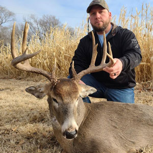 finest guided whitetail hunts in Kansas