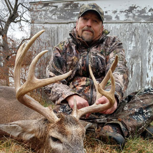 Hunt Kansas' finest Whitetails with us
